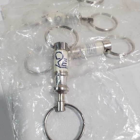 Sealed Lot of 4 REED quick release keychains advertising star RReed - Picture 2 of 5